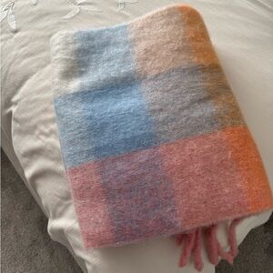 Cozy Multicolor Plaid Scarf